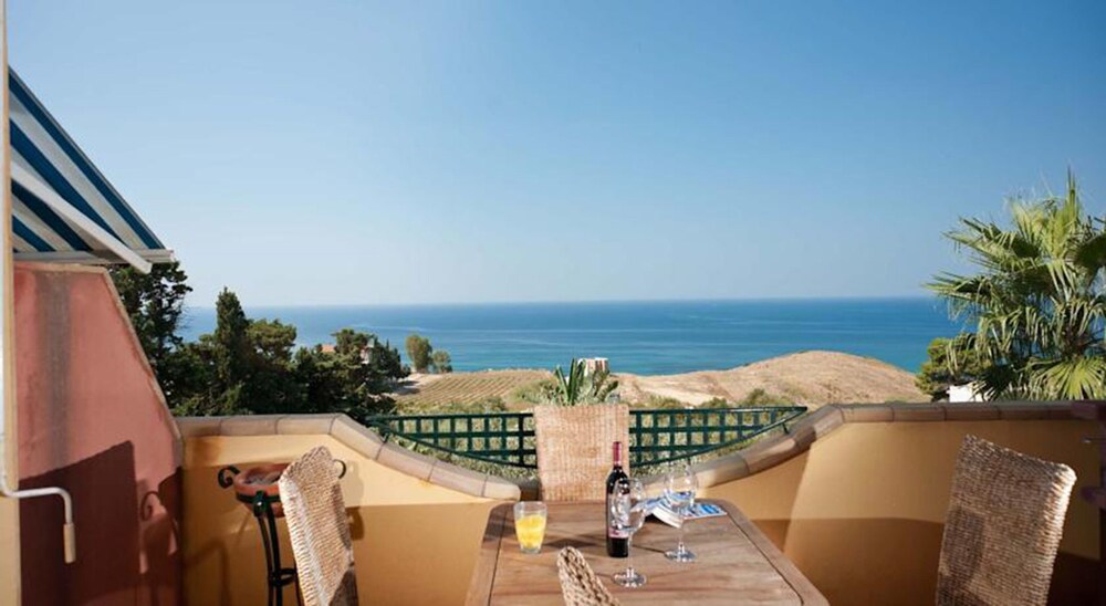 Villa Maragani Charme & Relax — 4-Star Luxury Hotel in Sciacca, Italy