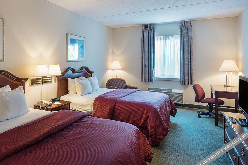 Clarion Hotel & Conference Center - photo 5