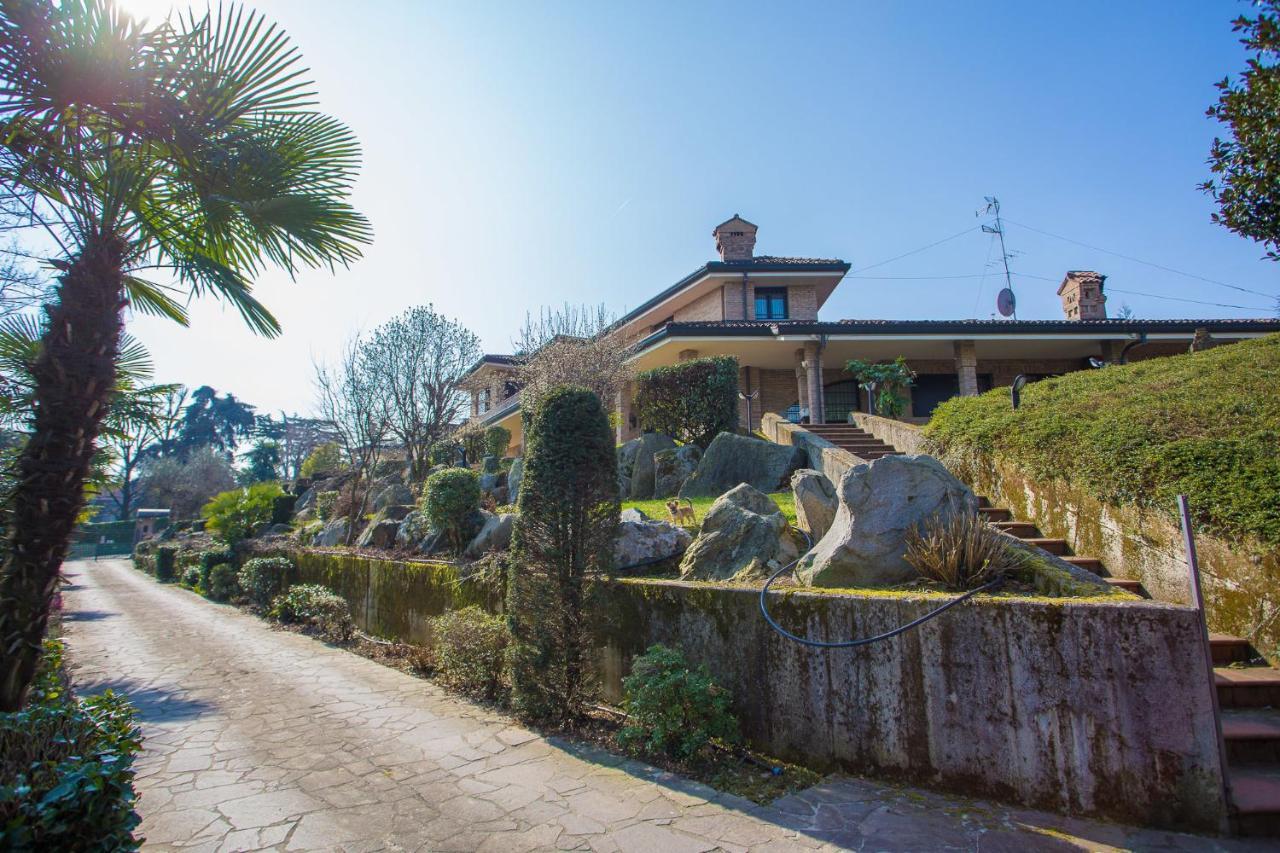 Villagramde — 4-Star Luxury Hotel in Barlassina, Italy