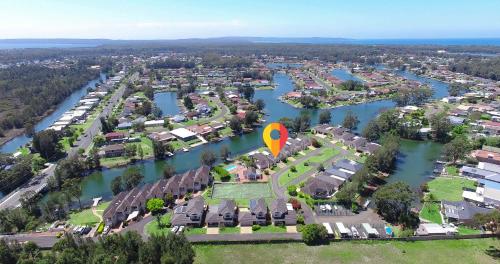 Waterfront Getaway in Sussex in Sussex Inlet, Australia