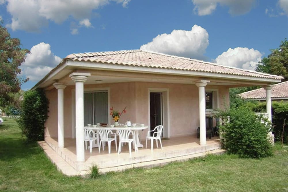 Villa in Moriani plage Near Sandy Beach — 4-Star Luxury Hotel in San-Nicolao, France