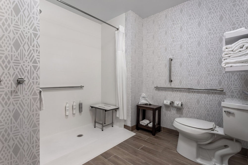 Hampton Inn & Suites Richmond IN - photo 26
