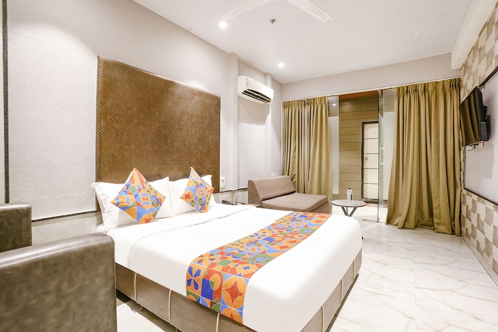Hotel Welcome Palace - last minute hotel in Surat