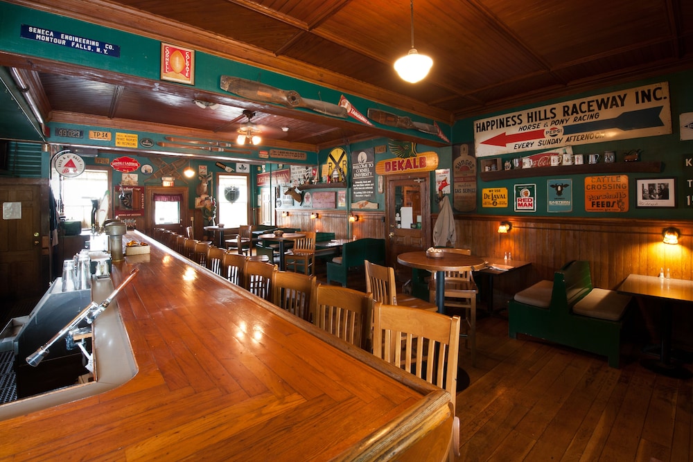 Rogues Harbor Inn - photo 47
