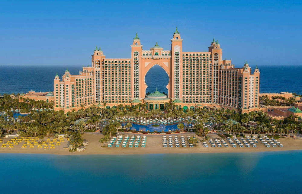 Palm Beachfront Estate Sunset Atlantis views — 5-Star Luxury Hotel in Dubai, United Arab Emirates