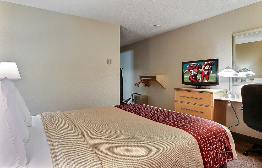 Econo Lodge Sioux Falls Empire Mall - photo 16
