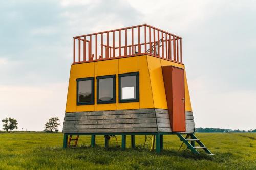 Hihahut De Zonnepost - last minute hotel in Unknown City