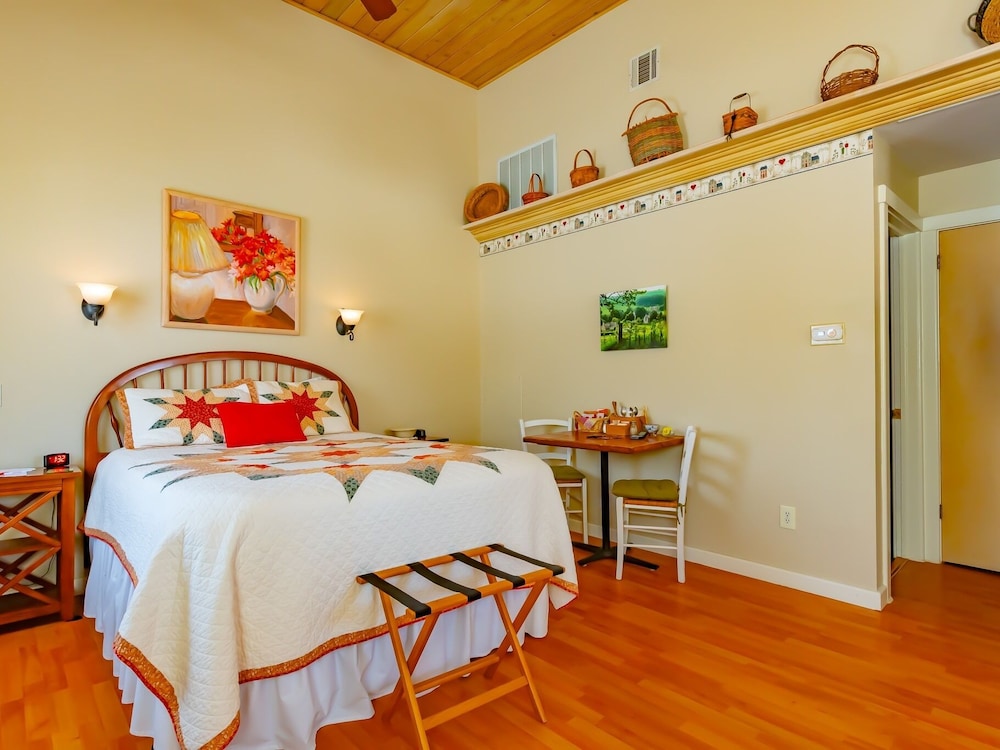 Shaker Mill Inn - photo 3