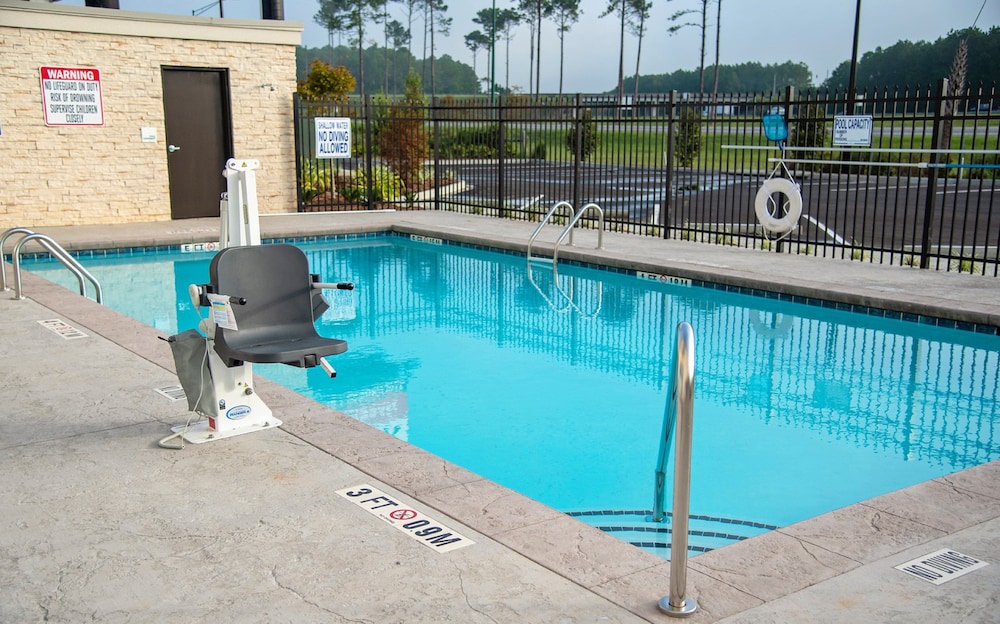 Holiday Inn Hotel & Suites Savannah Airport Pooler - photo 46