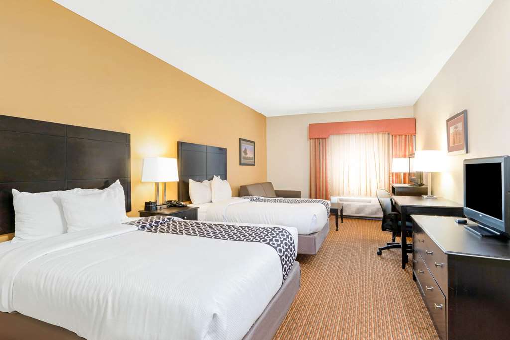 La Quinta Inn & Suites by Wyndham Stillwater University Area - photo 10