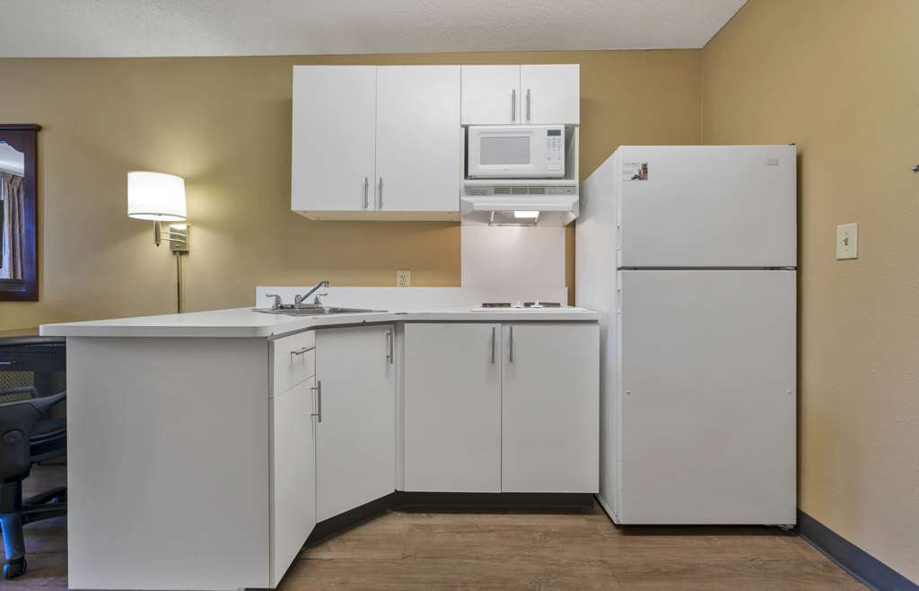 Extended Stay America Suites Stockton March Lane - photo 17
