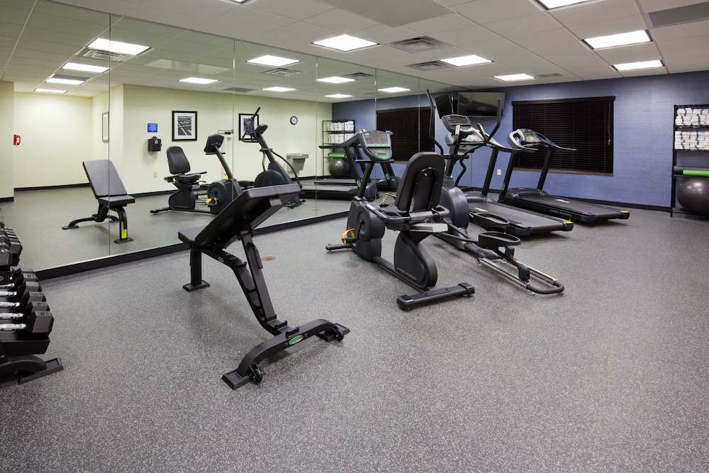 Holiday Inn Express Hotel & Suites Fort Dodge by IHG - photo 25
