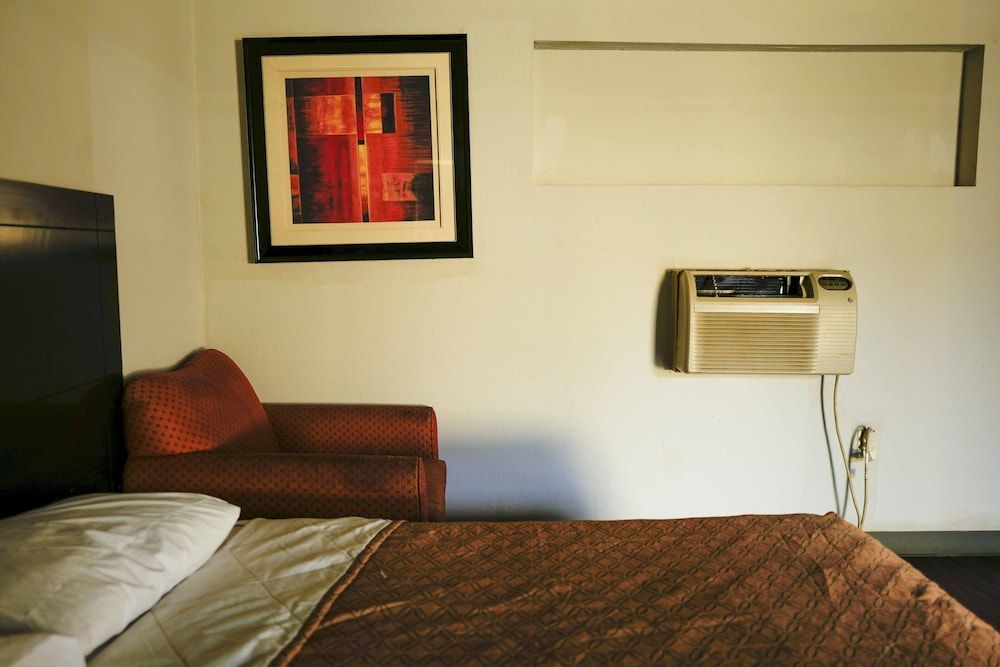 Richmond Motel - photo 12