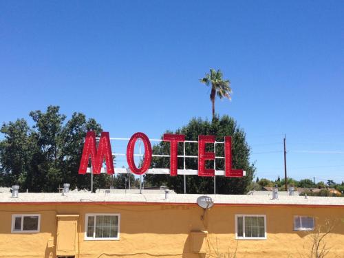 Valley Motel - photo 17