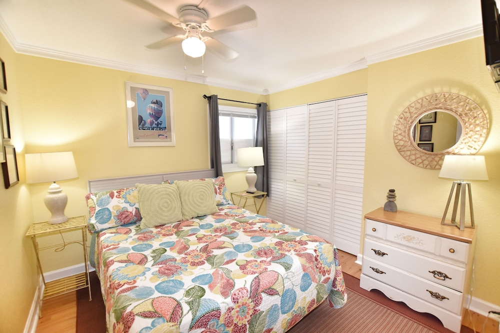 0401 Waters Edge Resort 3 Bedroom Condo by RedAwning - photo 9