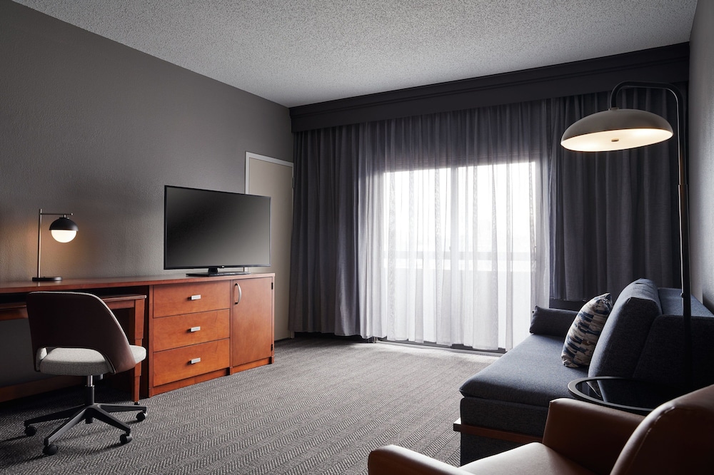 Courtyard by Marriott St. Louis Downtown West - photo 15