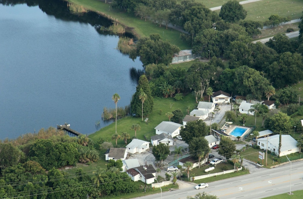 Lake Ida Beach Resort - carbon neutral hotel in Winter Haven