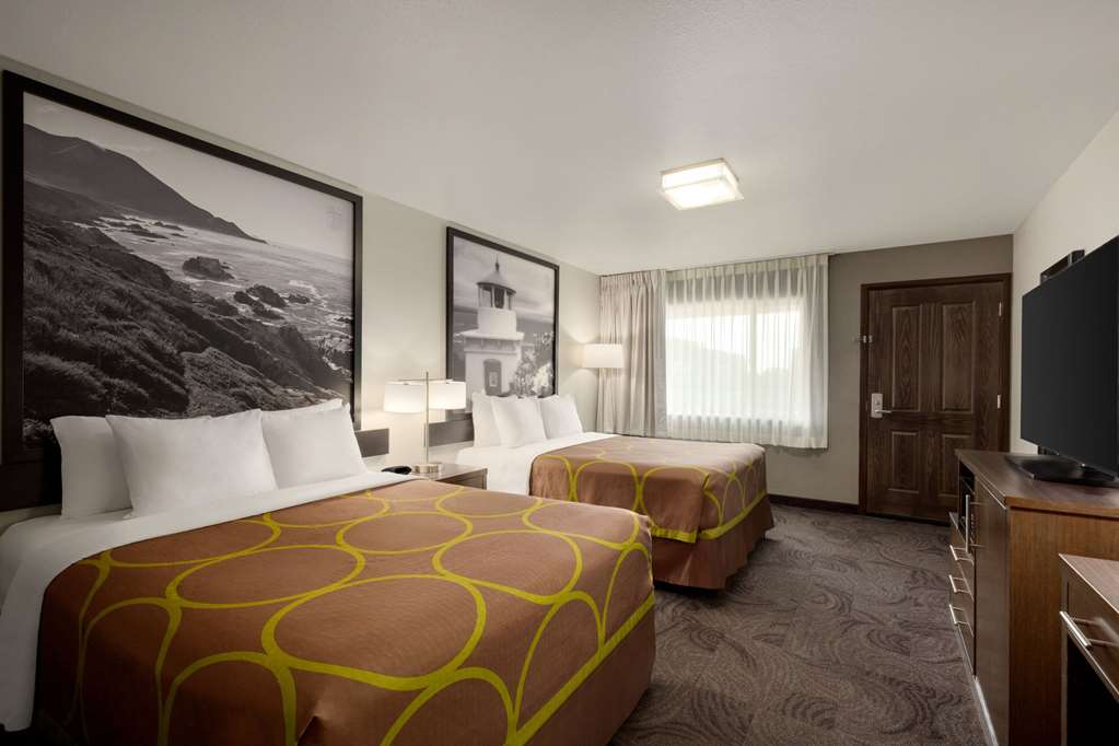 Super 8 by Wyndham Eureka - photo 18