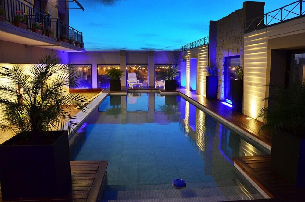 Le Parc Hotel Suites — Villa Maria
