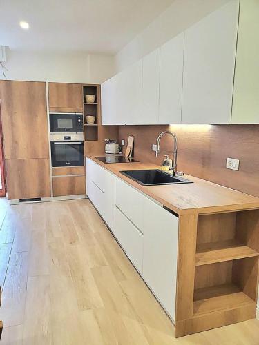 Appartamento di lusso con 3 camere da letto — 4-Star Luxury Hotel in Livorno, Italy