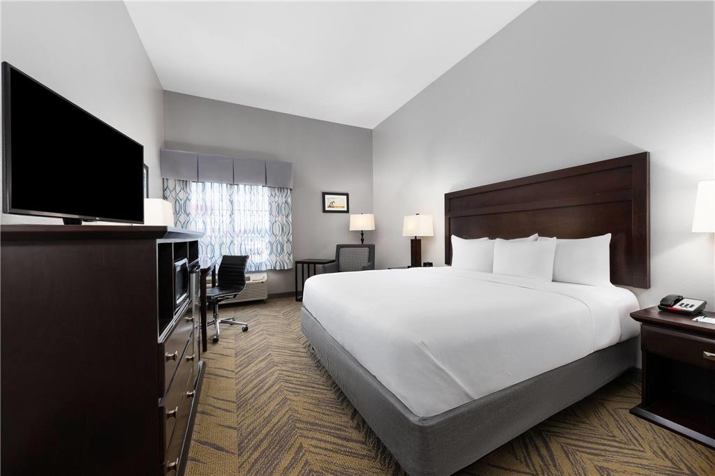 La Quinta Inn & Suites by Wyndham Brookshire West Katy - photo 22