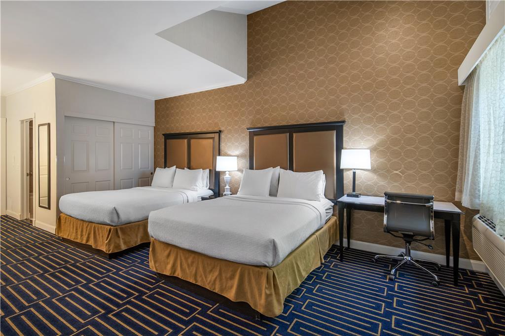 Best Western Plus Palm Court Hotel - photo 28