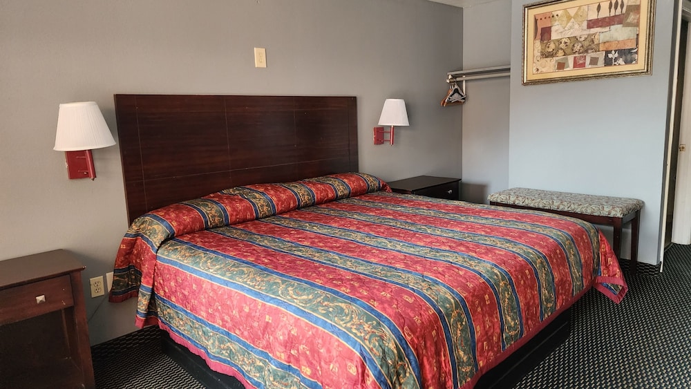 Benbrook Inn & Suites - photo 14