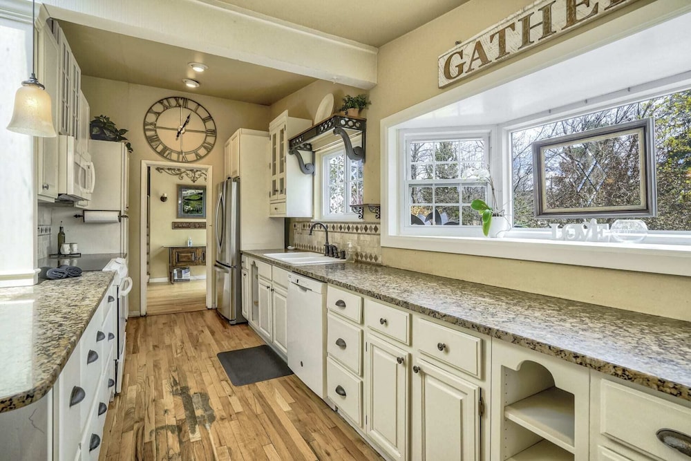 4brping Pongnearby Parksbasket Ball in Colorado Springs, United States