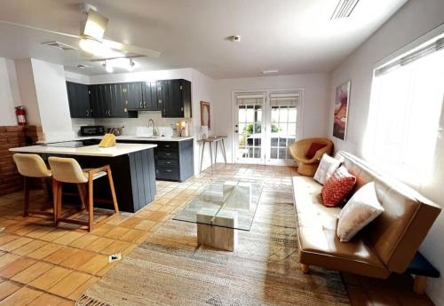 Quaint 1 bedroom Unit with Hottub in Uptown Sedona — 4-Star Luxury Hotel in Sedona, United States
