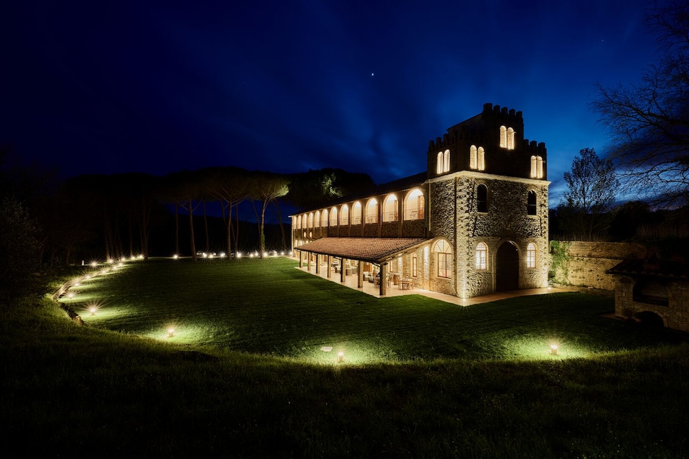 UNA Hotels Monterufoli Wine Country in Monteverdi Marittimo, Italy