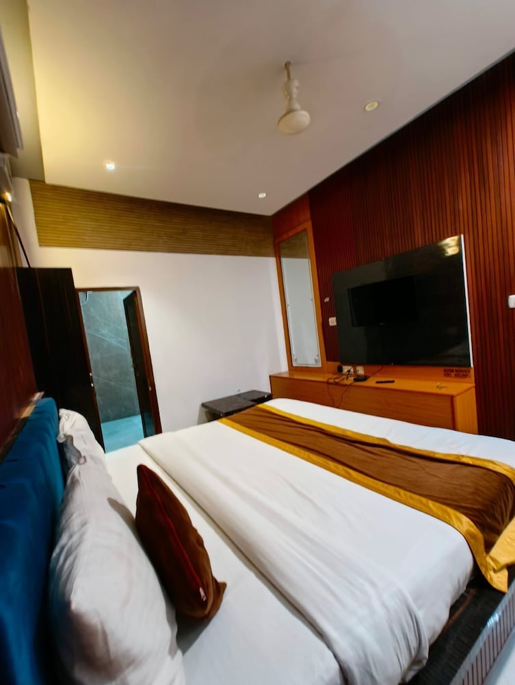 The Royal Hotel — Bareilly — photo 4