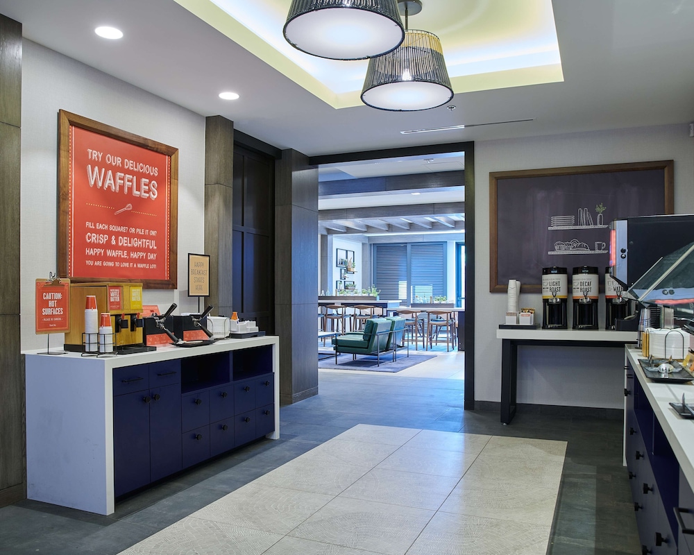 Hampton Inn & Suites Los Angeles Sherman Oaks - photo 50