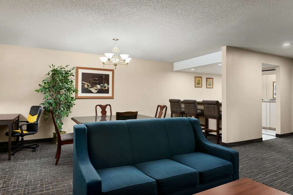Baymont by Wyndham Sioux Falls West Sioux Near Airport - photo 18