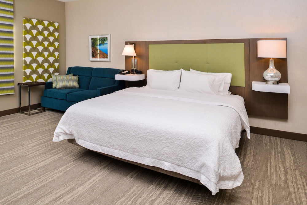 Hampton Inn Omaha Airport - photo 12