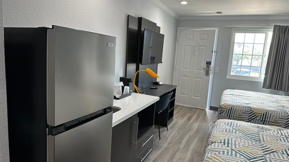 Studio 6 Suites San Ysidro CA San Diego South Bay - photo 13