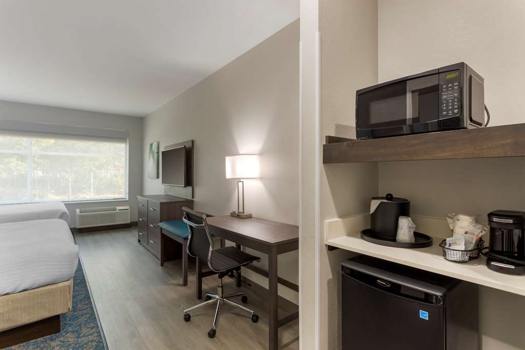 Best Western Plus Executive Residency Antioch Inn - photo 20