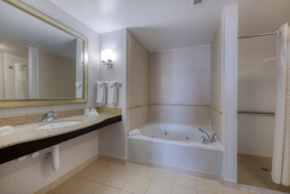 Hilton Garden Inn Durham Southpoint - photo 46