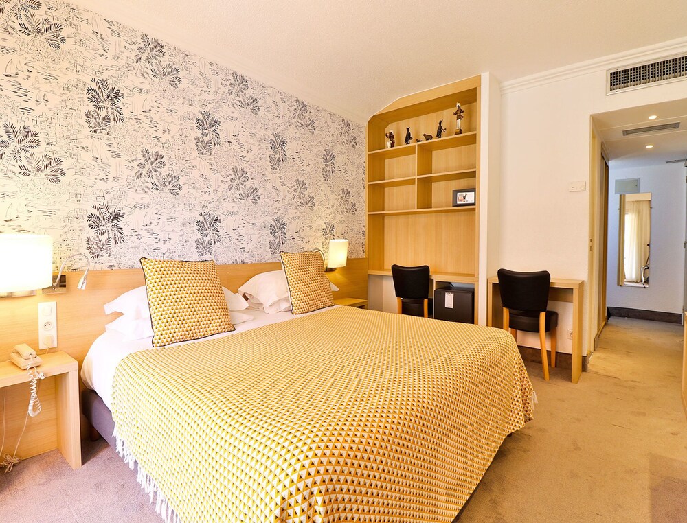 Hotel Le Petit Prince in Sainte-Maxime, France