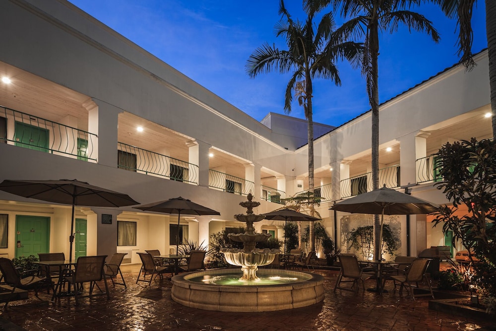 Casablanca Inn - photo 49