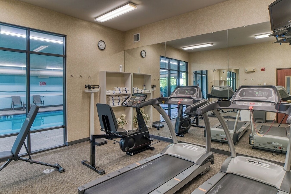 Evergreen Inn and Suites - photo 25