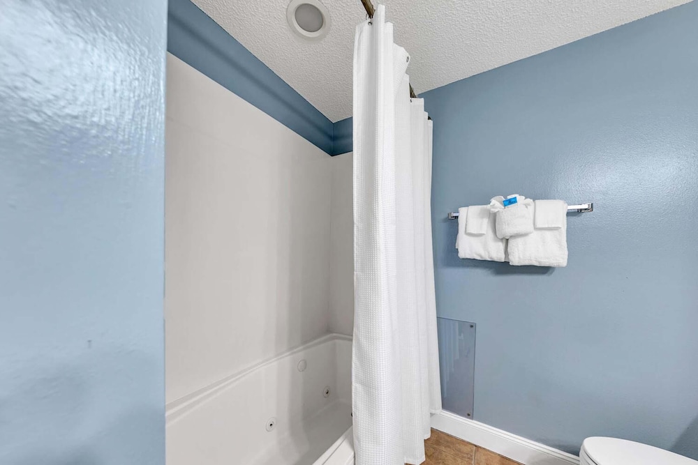 Majestic Beach Towers 2 1803 - photo 27