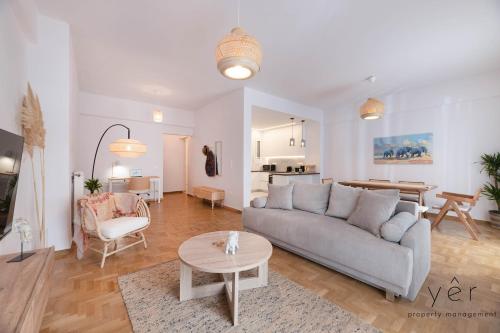 Free Spirit Large Boho Apartment with Free Parking — 4-Star Luxury Hotel in Kallithea, Greece