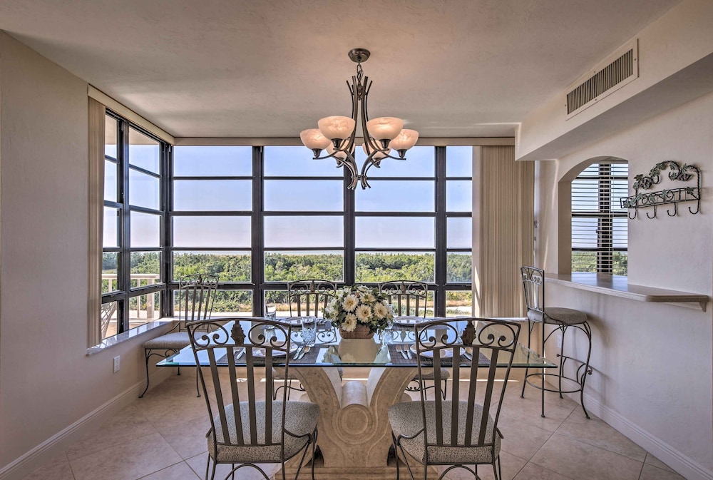 Resort Condo with Balcony and Stunning Ocean Views - photo 8