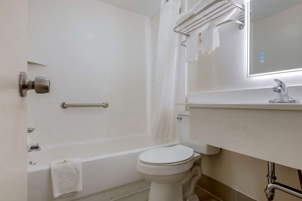 Quality Inn & Suites New Hartford Utica - photo 16