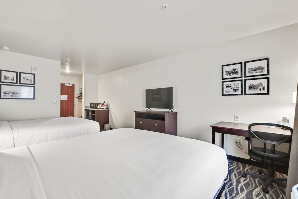 Cobblestone Hotel & Suites Mosinee - photo 46