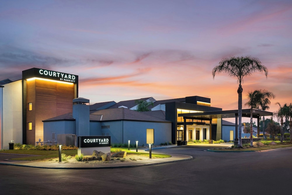 Courtyard by Marriott Fresno in Fresno, United States