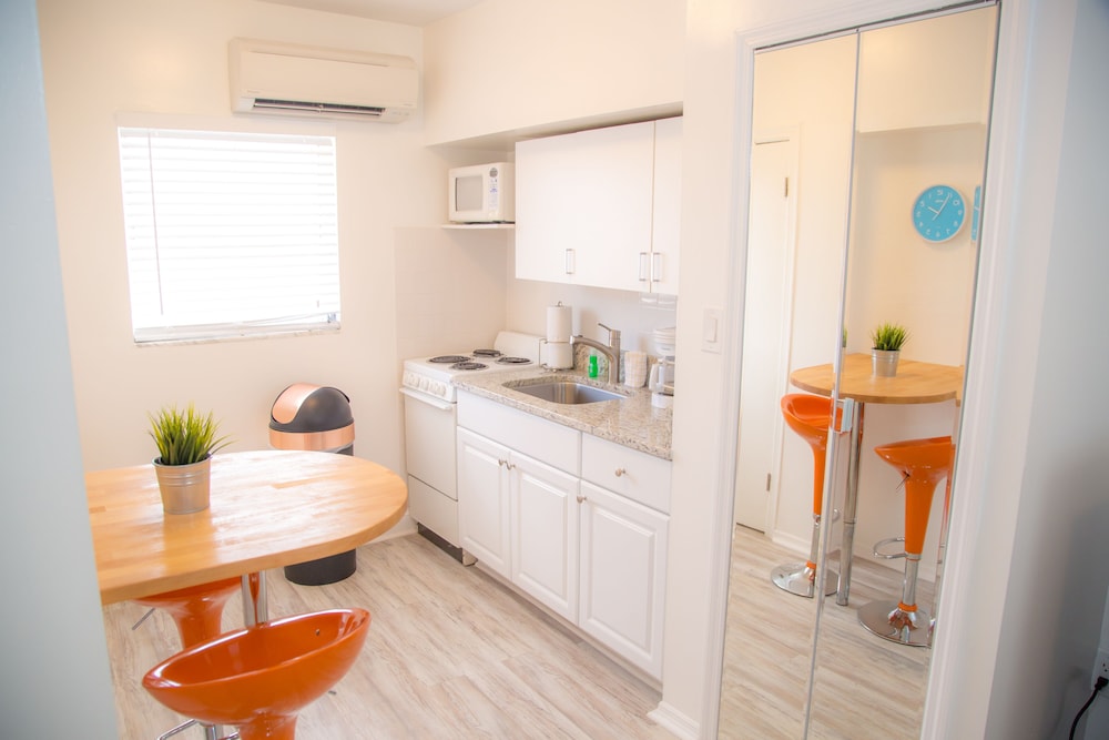 St Pete Beach Suites - photo 51