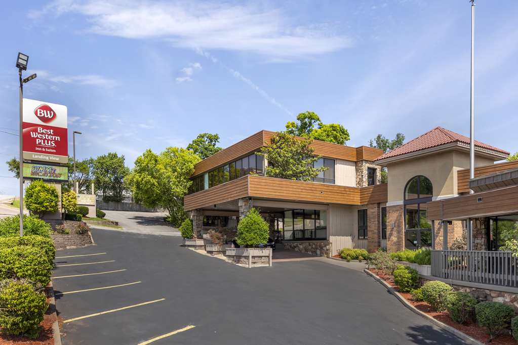 Best Western Plus Landing View Inn & Suites - photo 10