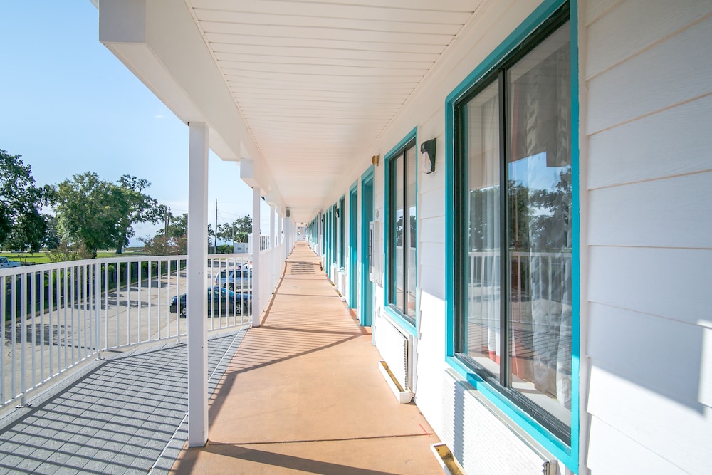 Jubilee Inn - photo 2