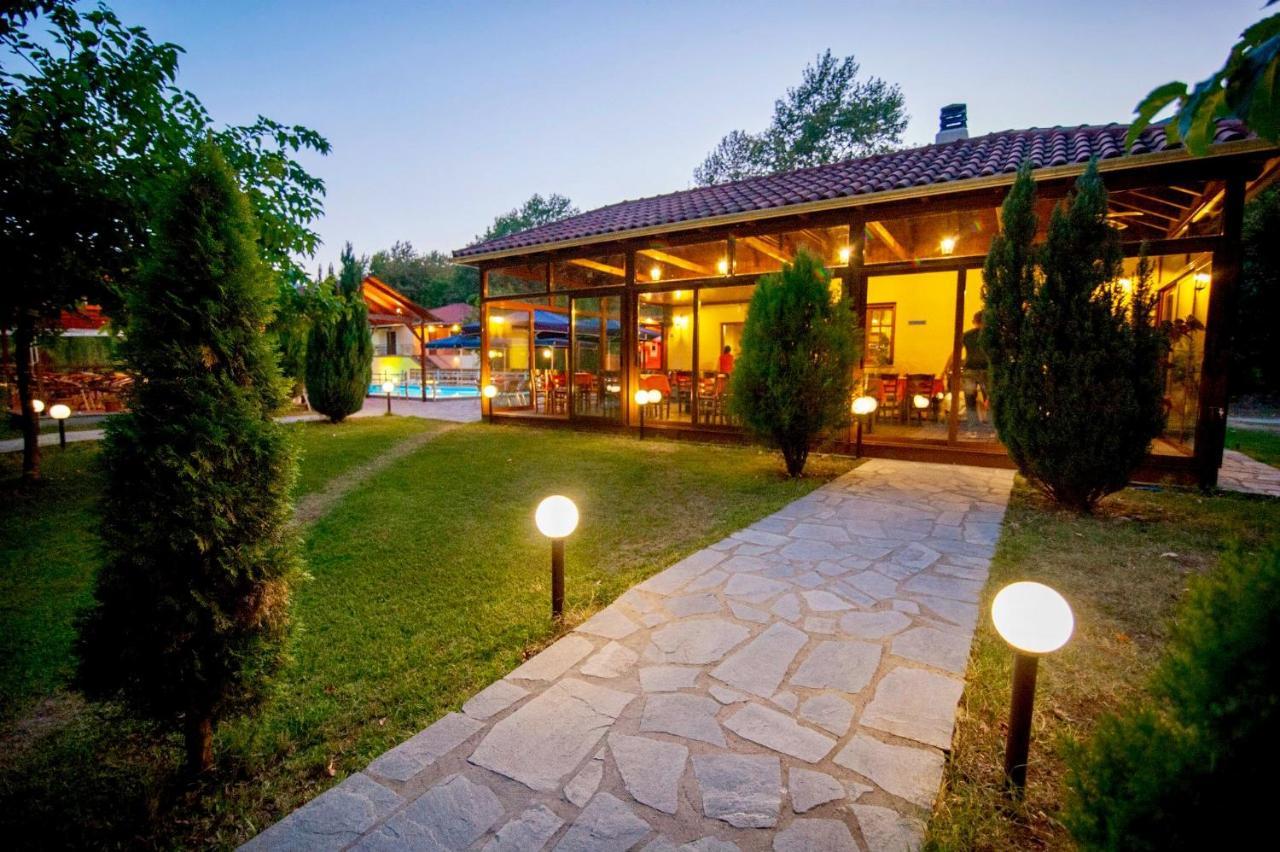 Dipla Sto Potami — hotel in Kanalaki